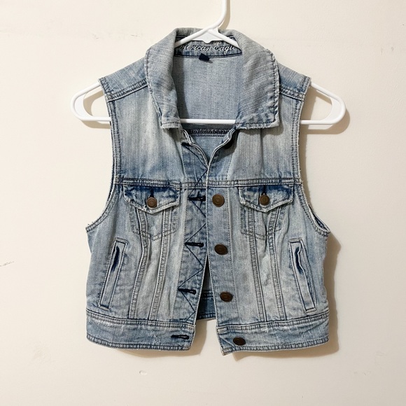 American Eagle Outfitters Jackets & Blazers - American Eagle light blue denim vest (size small)